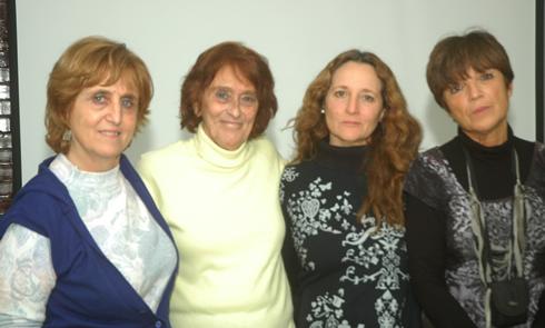 Alcira con las candidatas a diputadas nacionales de Proyecto Sur de izquierda a derecha: Teresita Castrillejo, Alcira Argumedo, Marcia Marianetti y Nora Moyano.