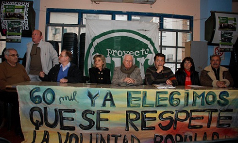 Solanas en Rosario apoyando a Carlos Del Frade.