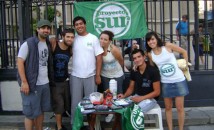 Militantes de Proyecto Sur afiliando en toda la costa bonaerense