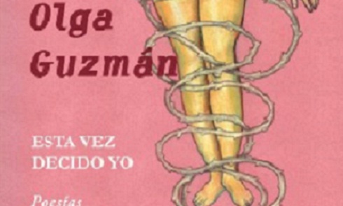 Distinción a Olga Guzmán.